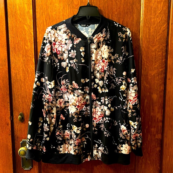 Floral patterned bomber jacket - Picture 1 of 2